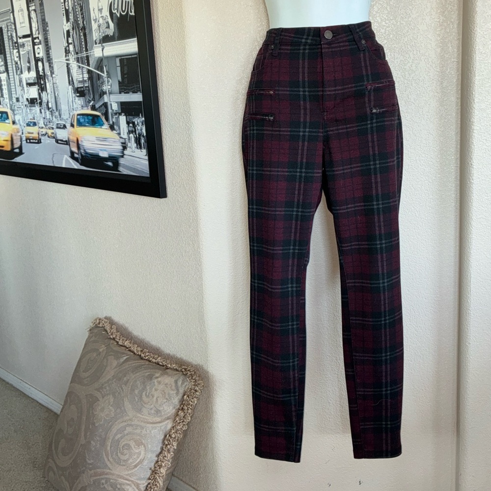 BLANK NYC "The Bond" Skinny Midrise Plaid Pants in Maroon & Black. 29 - Picture 4 of 17